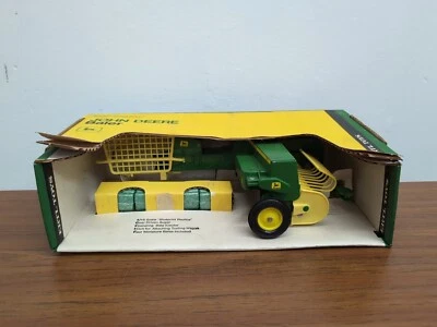 1/16 Ertl Farm Toy John Deere Square Baler #3 - Image 1 of 4