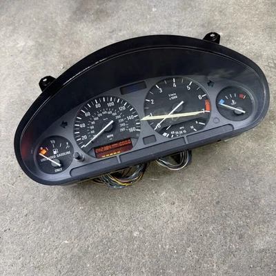 Cuadro de instrumentos OEM BMW E36 sedán cupé 242.384 8357779 325 328 M3 VDO azul Foto 1 de 4