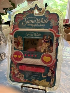 1993 Tiger Disney Snow White and the Seven Dwarfs Electronic LCD Game New Sealed - Picture 1 of 9