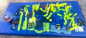 Micro Chargers Lot Rennbahn mit 6 Autos wie gebraucht - Bild 1 von 3