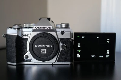 Olympus OM-D E-M5 Mark III 20.4 MP Mirrorless Interchangeable Lens Camera *READ* - Image 1 of 4