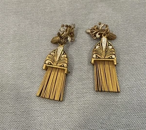 Damaszener Spanien goldfarbene Fleur de Lis Emaille Ohrhänger Fransen Clip auf Ohrringe 2 Zoll - Bild 1 von 6