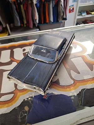 Ertl American Muscle 1964 雪佛兰 Impala SS 黑色/蓝色 1/18 压铸 Thumzup — 第 1/4 张图片