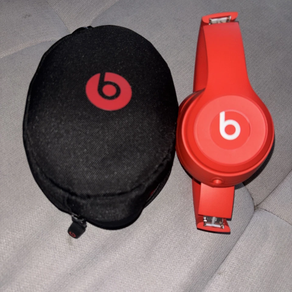 Beats by Dr. Dre Studio3 Wireless Kopfhörer (Over-Ear) Set - Rot (MQD02ZM/A) - Bild 1 von 1