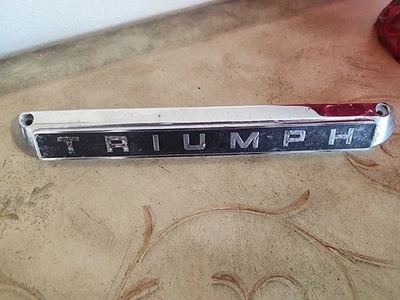 Triumph GT6 后徽章 — 第 1/4 张图片