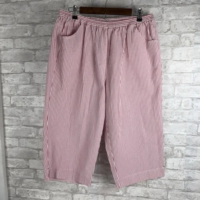 Quacker Factory Pull On Stretch Seersucker Capri Pants Size 1X Red White Pockets - Image 1 of 4