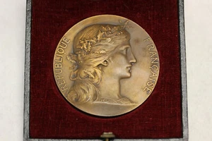 ANCIENNE  MEDAILLE     REPUBLIQUE    FRANCAISE    PREPARATION    MILITAIRE - Imagen 1 de 4