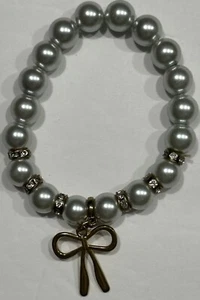 Stretch Mode Armband mit Kunstperlen und Strass - Farbe Silber/Grau - Bild 1 von 5
