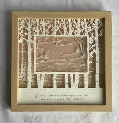 Marco de madera religioso caja de sombra corte láser arte árboles amanecer dios inspirador Foto 1 de 4