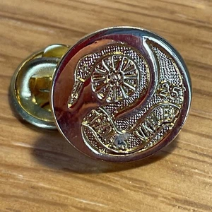 Round Table Of Great Britain Men’s Club Vintage Enamel Pin - Thames Vally - Picture 1 of 3