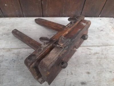 rabot ancien à systeme bois art populaire - Photo 1/4