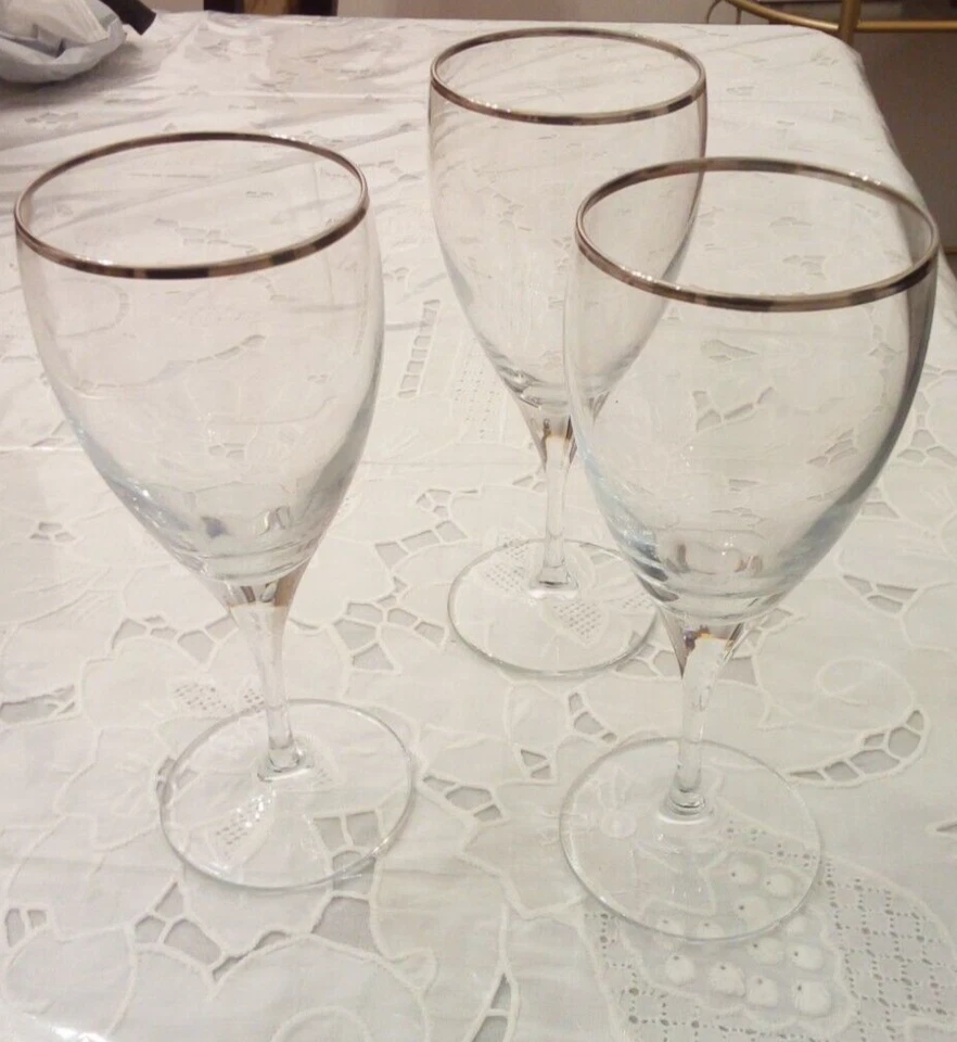 3 copos de vinho tinto taças haste 7,5"x3" transparente com aro prata - Imagem 1 de 1