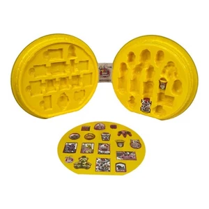 Zuru Mini Spielzeug Marken Serie 3 Sammlerkoffer mit 2 Mini Marken Spielzeug - Bild 1 von 6