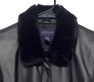 Ann Taylor 100% Genuine Leather Zip Up Jacket w/Faux Fur Neck Trim - Perfect - Picture 1 of 8
