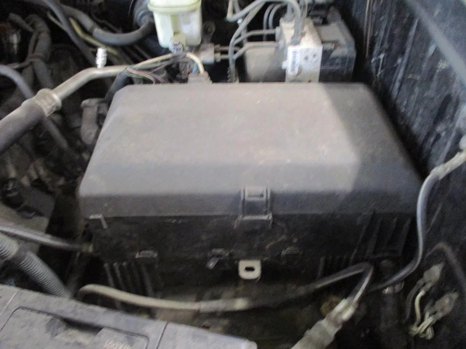 Toyota Tundra 2015 Engine Fuse Box 827410C060 5026 Foto 1 de 4