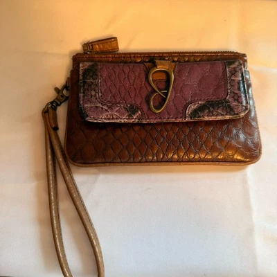 WOMEN'S VINTAGE JESSICA SIMPSON BROWN PURPLE WRISTLET WALLET CROC EMBOSSED - Image 1 of 4