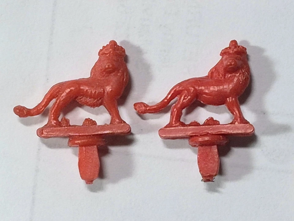 Vintage Britains Historic Series Swoppet Medieval Lancaster Knight Helmet Crests - Image 1 of 1