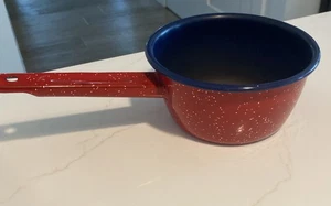 Padella per salsa smaltata maculata rossa vintage interno blu - Foto 1 di 7