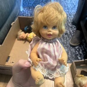 VINTAGE Mattel 1967 Baby Small Talk Zugschnur Puppe mit Outfit funktioniert nicht - Bild 1 von 6