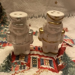 Cracker Barrel Nutcracker Mini Salt And Pepper Shaker Silver Gold Holiday 2025+ - Picture 1 of 13