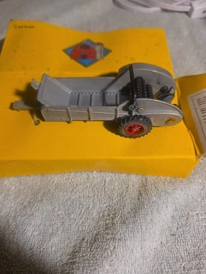 ERTL Farm Classics Manure Spreader Die Cast Metal Hitch NOS No Box READ - Image 1 of 4