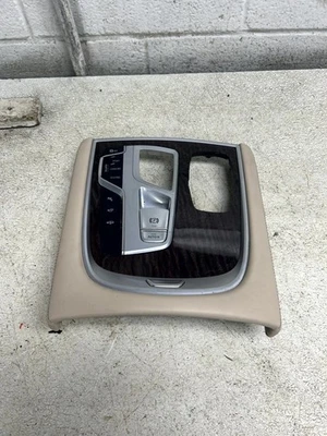BMW 750I 2020 cubierta de consola delantera grano de madera y beige OEM  Foto 1 de 4