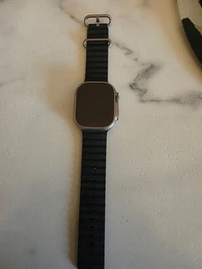 Apple Watch Ultra (1ère génération) 49 mm cellulaire + GPS - Photo 1 sur 4