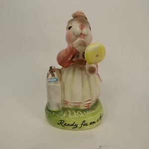 Vintage Avon Precious Moments Hase Figur "Ready For An Avon Day" AEK3L - Bild 1 von 13