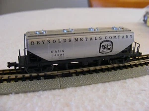 N Scale Kato Reynolds Metals Company Hopper Car Rolling Stock USED - Picture 1 of 1