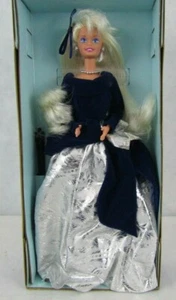 Muñeca Barbie de terciopelo de invierno edición especial exclusiva de Avon 1995 Mattel nueva en caja original - Imagen 1 de 3