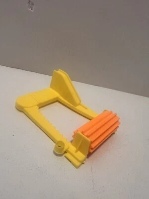 THE GRAPE ESCAPE Board Game 1992 Roller Yellow Orange Replacement Part - Image 1 of 3