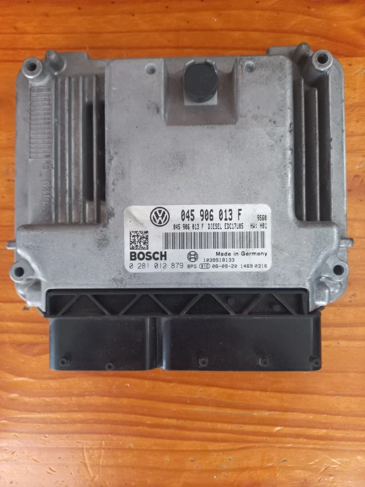 CALCULATEUR VW POLO IV 1.4 TDI -DÉCODÉ -BOSCH EDC17U05  0281012879 / 045906013 F - Image 1 of 2