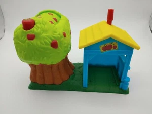 Juego Tomy John Deere Juguete Manzana Huerto Granja. Sin figuras ni tractor. - Imagen 1 de 8