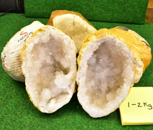 Quartz Geodes 1KG 12-15cm Natural White Whole-Matching-Pair UK Quick Postage✔ - Foto 1 di 13