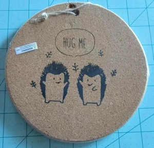 Daiso Brand: 6.3 Inch Round Cork Hedgehog Pot Stand - Brand New & Free Shipping - Picture 1 of 8
