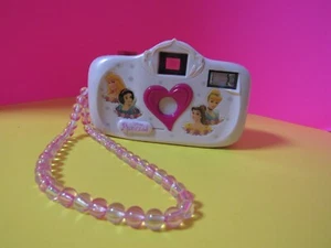 Macchina fotografica vintage Disney Princess 35 mm - porta perline rosa e bianco CE - Foto 1 di 5