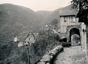 CONQUES c. 1930 - Rue Aveyron - Div 2752 - Picture 1 of 2