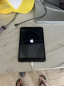 iPad - Afbeelding 1 van 1