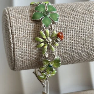 Bracciale Coccinella Fiore Verde Argento Dillards Nuovo con etichette 7" Pelle Sensibile Strass - Foto 1 di 11