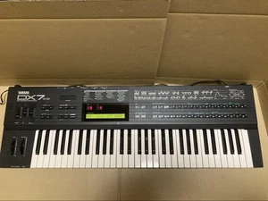 YAMAHA DX7II-D 61-Key FM Synthesizer Keyboard - Tested, Headphone Jack Issue - Picture 1 of 5