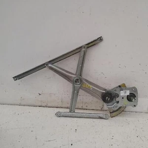 TOYOTA HILUX RIGHT FRONT WINDOW REG/MOTOR MANUAL, 03/05-08/15 05 06 07 08 09 10 - Picture 1 of 2