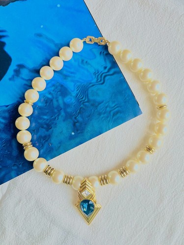 Collana con ciondolo Givenchy vintage grandi perle bianche perle cristalli zaffiro