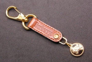 Llavero de cuero Burberry icónico logotipo ecuestre tono dorado longitud 10,5 cm - Imagen 1 de 3