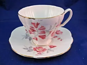 ROYAL IMPERIAL TEA CUP AND SAUCER - FINEST BONE CHINA - MADE IN ENGLAND - Picture 1 of 6