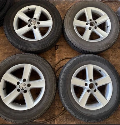 Winterkompletträder VW Tiguan (5N) auf Original 16 Zoll - Bild 1 von 2