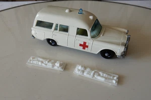 matchbox lesney mercedes benz binz ambulance unbespielt - Bild 1 von 7