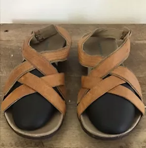 Merrell Bassoon Leather Flat Buckle Tan Strappy Sandals Women's 8 J46248 - Picture 1 of 7