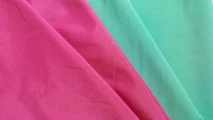 STRETCH POLYESTER LINING FABRIC GREEN AND FUCHSIA COLOURS - SOLD BY METRE - Picture 1 of 10