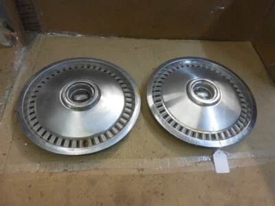 Par de cubiertas de rueda de tapacubos de 14" Mercury Cougar 74-77 OEM Foto 1 de 4