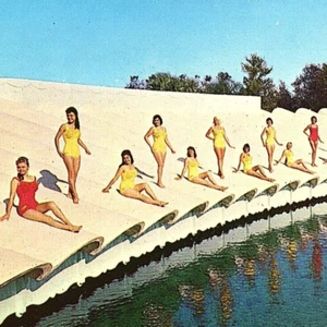 c.1960 Weeki Wachee Women Posing Roof Underwater Aqua Theatre Florida Postcard - Picture 1 of 3